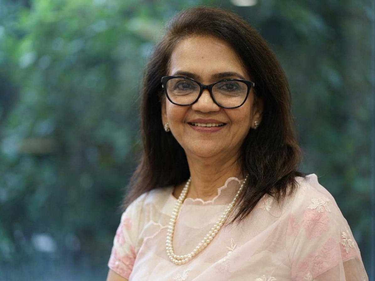 Divya  Kumat 